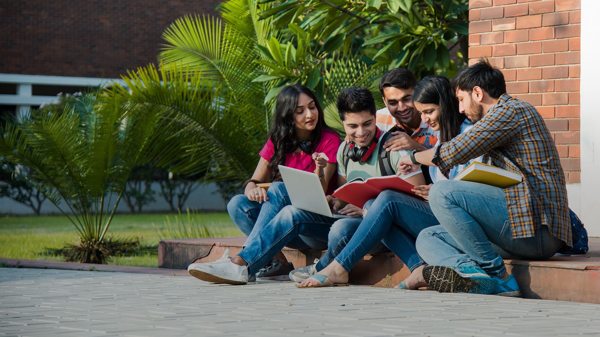 Leading Higher Education University Re-Positions with PeopleSoft 9.2 CRM