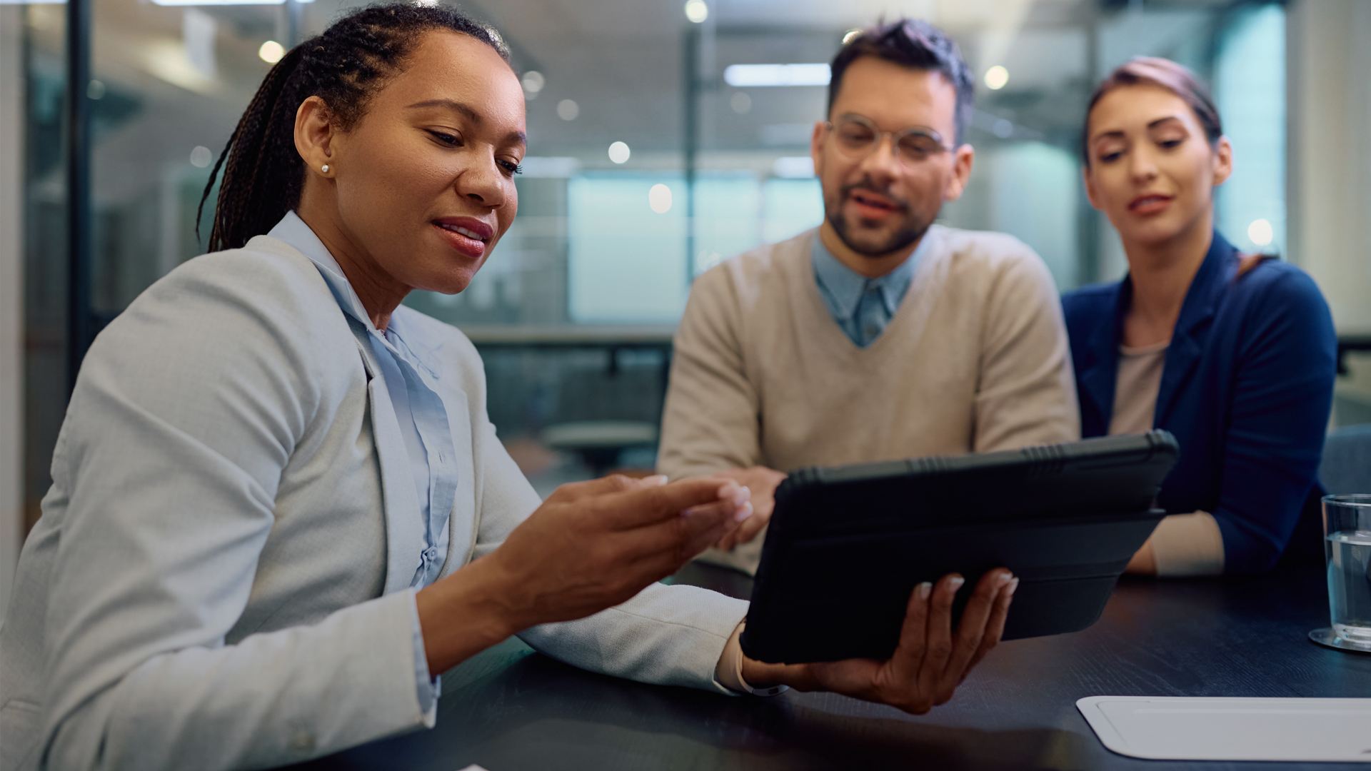 Assisting a leading investment bank in outsourcing its middle and back office operations