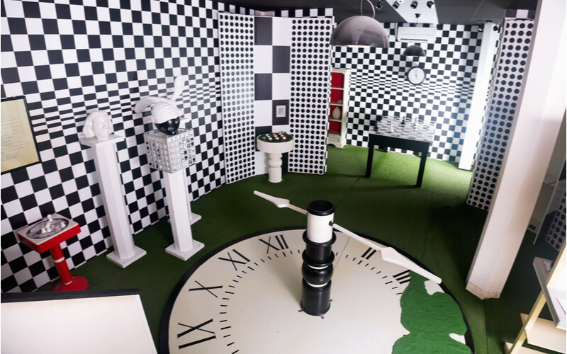 Escape room experience puzzle