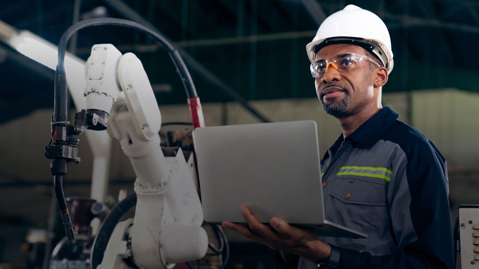 Empower Your Business with Hexaware’s Tailored Operational Intelligence Solution for Manufacturing