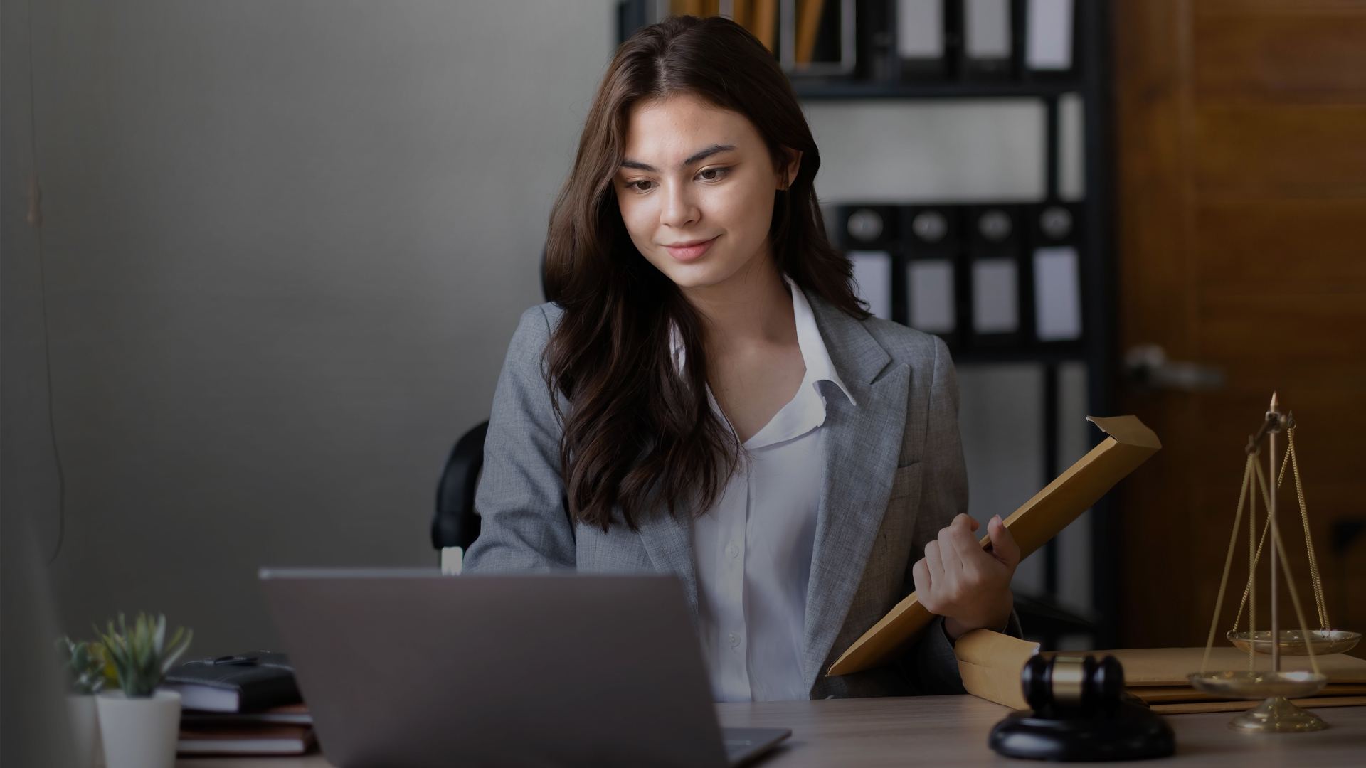 Optimizing HR Operations with Oracle Cloud HCM Support